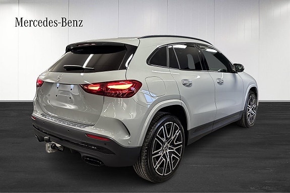 Mercedes-Benz GLA250 e 4 of 26