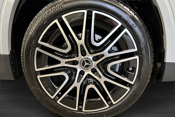 Mercedes-Benz GLA250 e 26 of 26