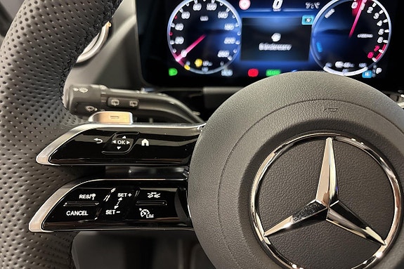Mercedes-Benz GLA250 e 20 of 26