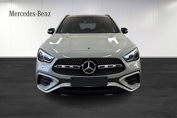 Mercedes-Benz GLA250 e 5 of 26