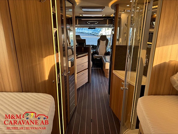 Knaus Sun I 900 LEG Långbäddar/AC/Solcell/Hydr.stödben 24 of 27