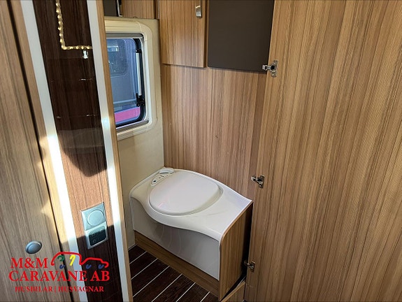 Knaus Sun I 900 LEG Långbäddar/AC/Solcell/Hydr.stödben 18 of 27