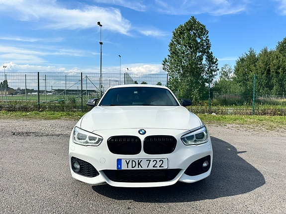 BMW 118i 2 of 13