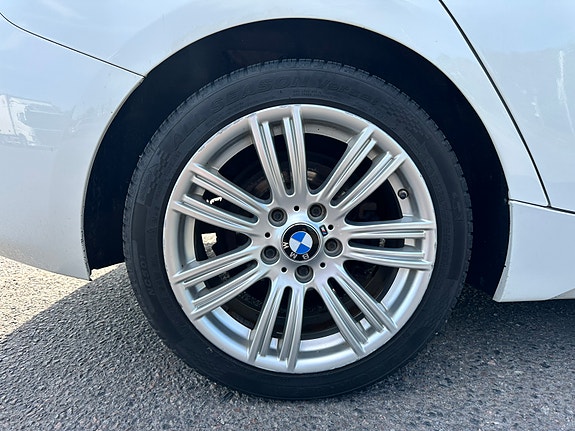 BMW 118i 10 of 13