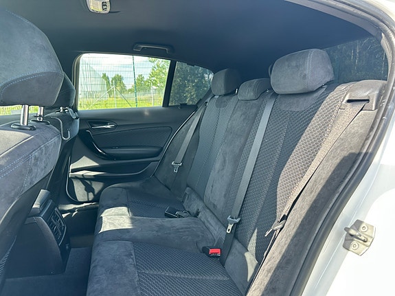BMW 118i 5 of 13