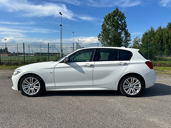 BMW 118i 4 of 13