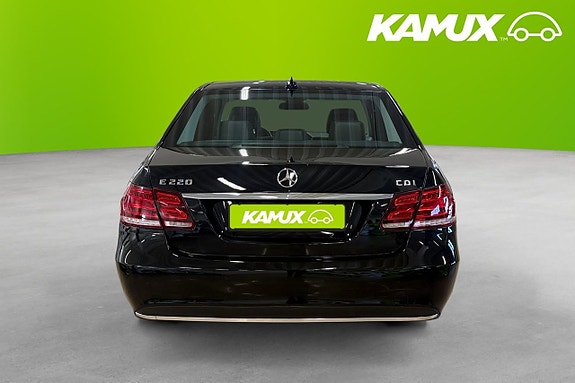 Mercedes-Benz E220 5 of 5