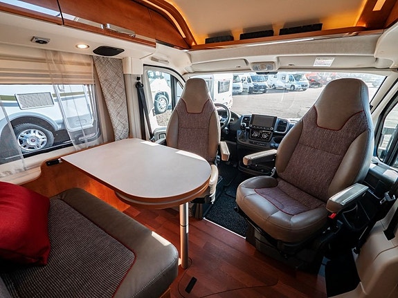 Malibu Carthago MALIBU VAN 600 Charming COUPE *Automat *Solceller 3 of 22