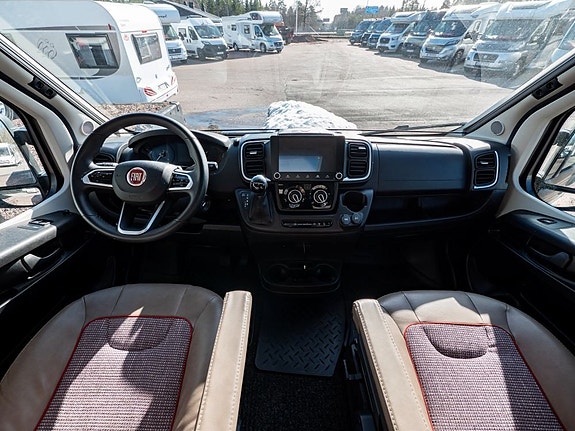 Malibu Carthago MALIBU VAN 600 Charming COUPE *Automat *Solceller 16 of 22