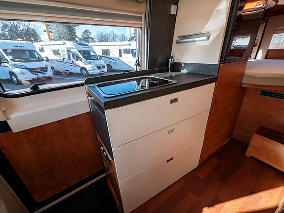 Malibu Carthago MALIBU VAN 600 Charming COUPE *Automat *Solceller 5 of 22