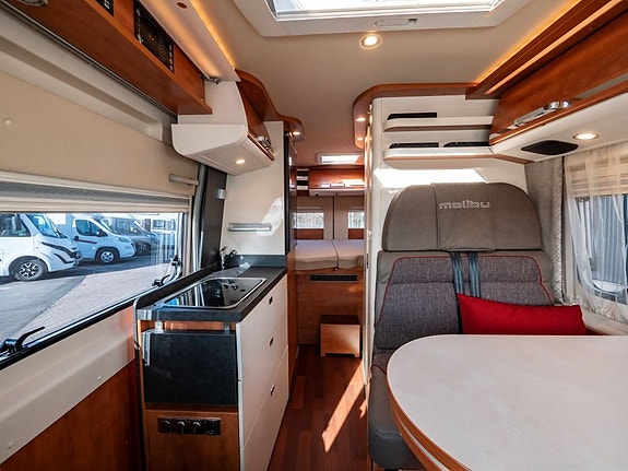 Malibu Carthago MALIBU VAN 600 Charming COUPE *Automat *Solceller 2 of 22