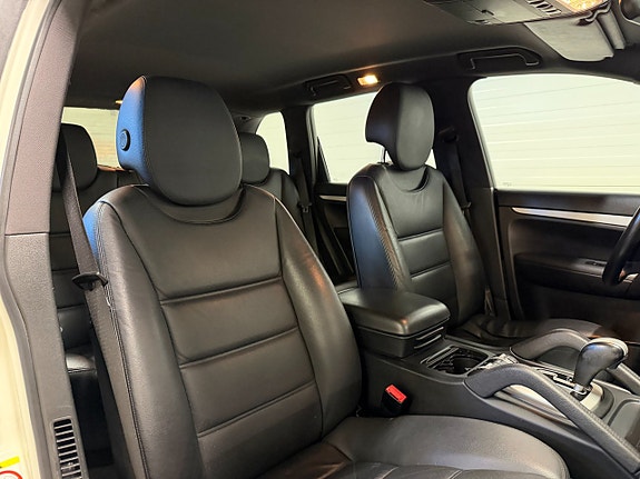 Porsche Cayenne 13 of 20
