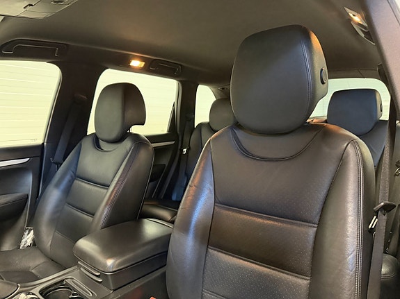 Porsche Cayenne 16 of 20