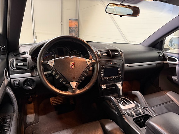 Porsche Cayenne 14 of 20