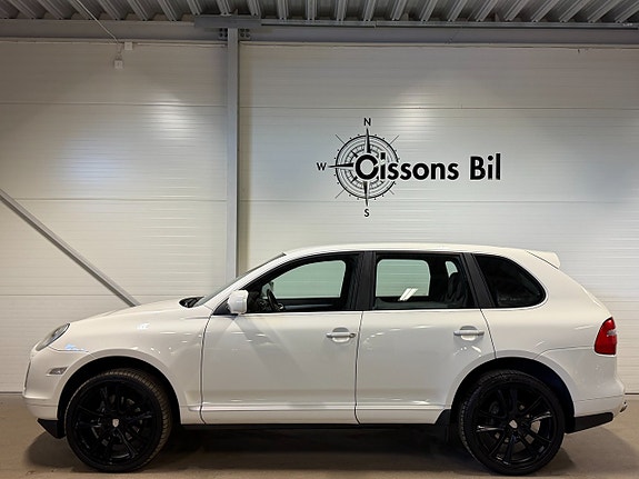 Porsche Cayenne 3 of 5