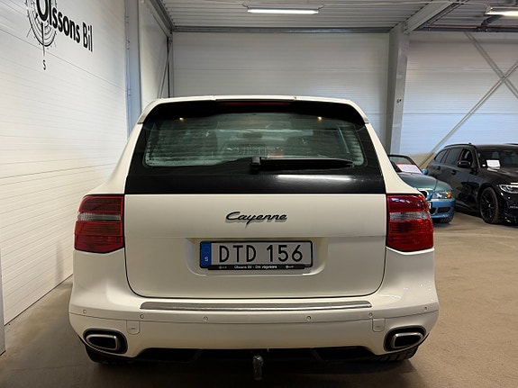 Porsche Cayenne 5 of 5