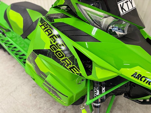 Arctic Cat M 8000 Hardcore 153" 5 of 5