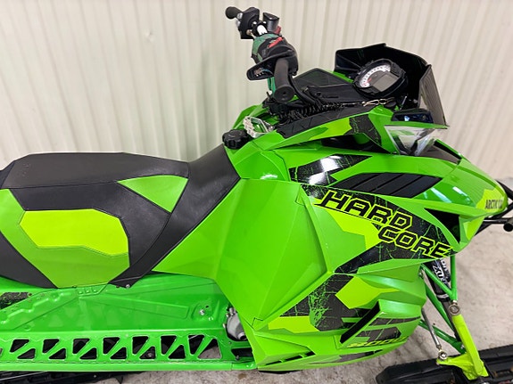 Arctic Cat M 8000 Hardcore 153" 6 of 11