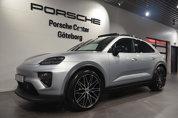Porsche Macan 4 8 of 20