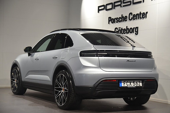 Porsche Macan 4 6 of 20