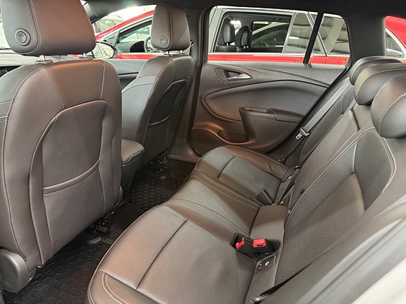 Opel Astra 22 of 27