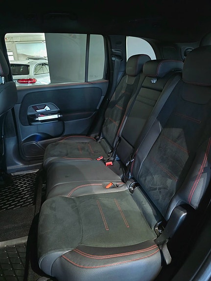 Mercedes-Benz GLB200 15 of 15