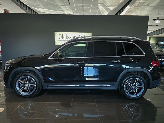 Mercedes-Benz GLB200 2 of 15