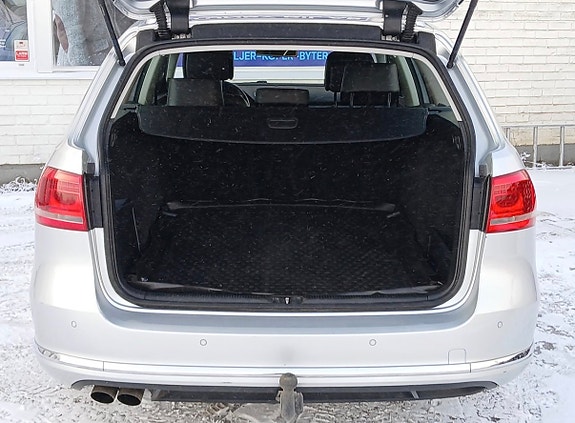 Volkswagen Passat 3 of 14