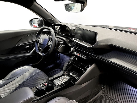Peugeot 2008 11 of 15