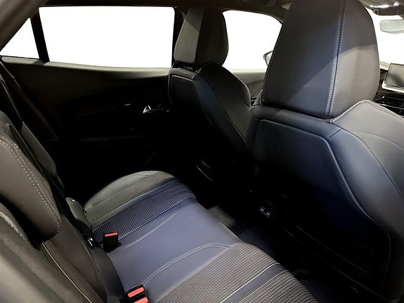 Peugeot 2008 12 of 15