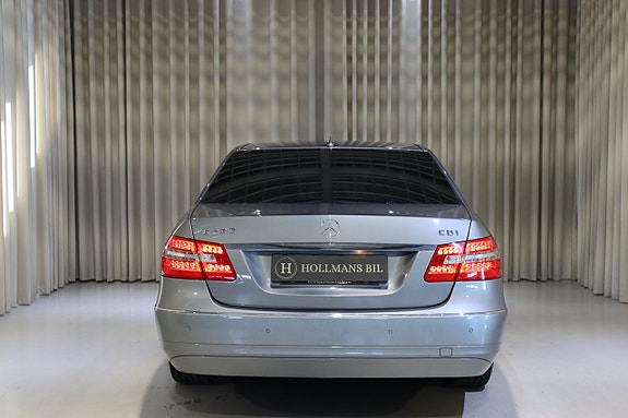 Mercedes-Benz E220 9 of 25