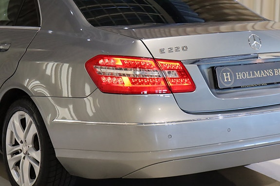 Mercedes-Benz E220 6 of 25