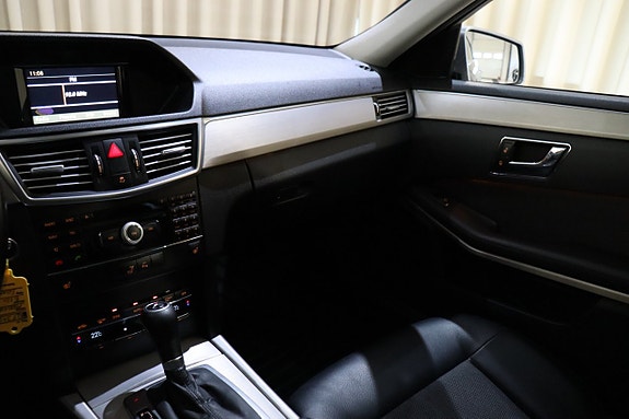 Mercedes-Benz E220 22 of 25