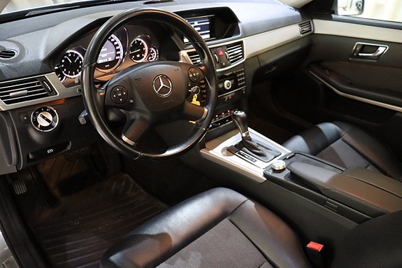 Mercedes-Benz E220 15 of 25