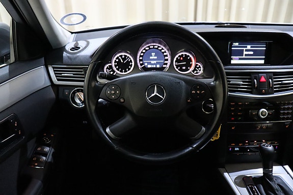 Mercedes-Benz E220 16 of 25