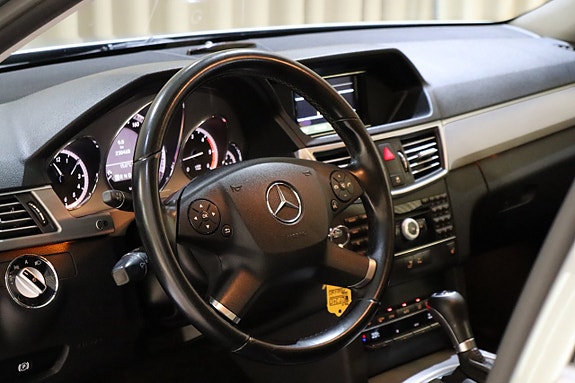 Mercedes-Benz E220 14 of 25