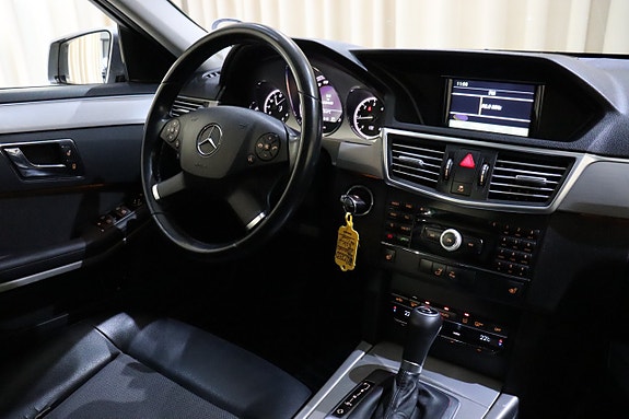Mercedes-Benz E220 19 of 25