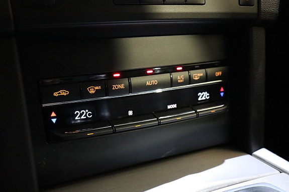Mercedes-Benz E220 21 of 25