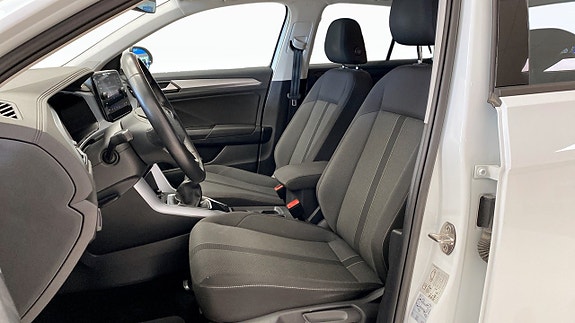 Volkswagen T-Roc 8 of 14