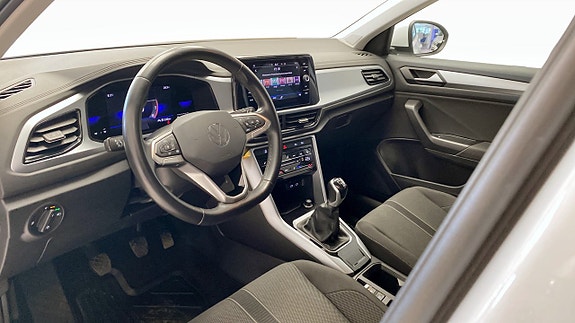 Volkswagen T-Roc 7 of 14