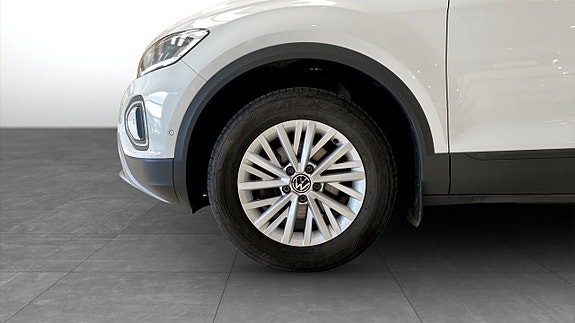 Volkswagen T-Roc 6 of 14