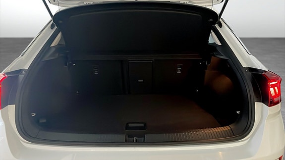 Volkswagen T-Roc 12 of 12