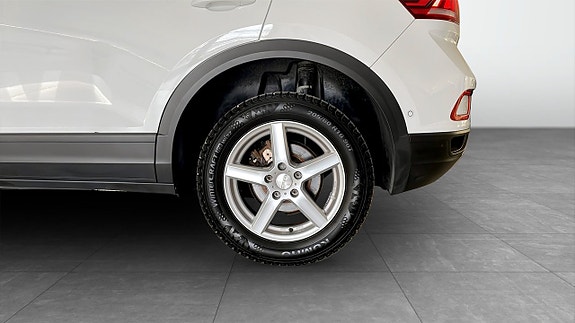 Volkswagen T-Roc 6 of 12