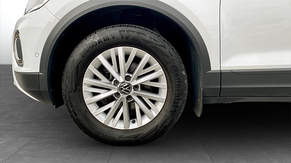 Volkswagen T-Roc 6 of 13