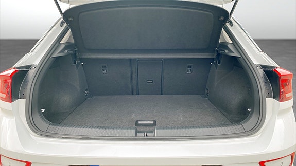 Volkswagen T-Roc 12 of 13
