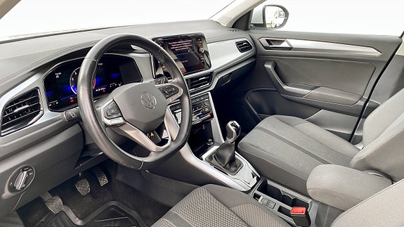 Volkswagen T-Roc 7 of 13