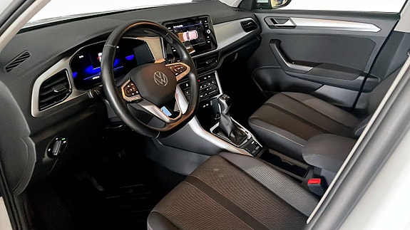 Volkswagen T-Roc 7 of 12
