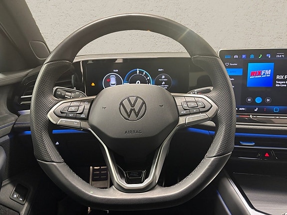 Volkswagen Passat 6 of 15