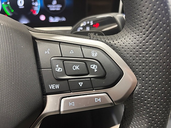 Volkswagen Passat 7 of 15