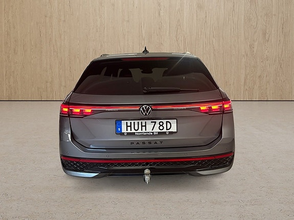 Volkswagen Passat 15 of 15